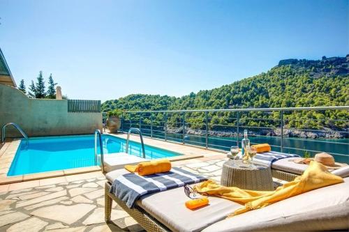 Charming Kefalonia Villa, Villa Kazaana, 3 Bedrooms, Seafornt, Spectacular Sea Views, Private Outdoor Pool, Assos