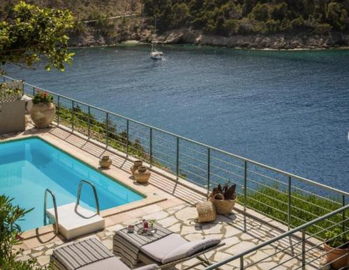 Charming Kefalonia Villa, Villa Kazaana, 3 Bedrooms, Seafornt, Spectacular Sea Views, Private Outdoor Pool, Assos