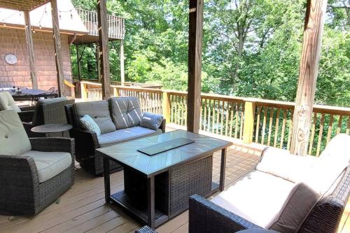 Flyers' Landing in La Follette