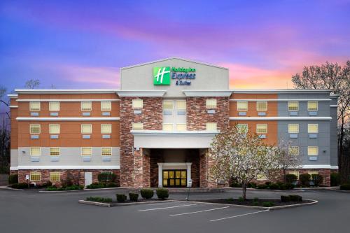 Holiday Inn Express & Suites Carmel North – Westfield, an IHG Hotel