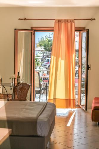Eleni Suites Methoni - image 9