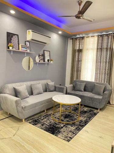 Letstay beautifully designed 2bhk apartment in central noida