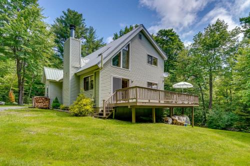 Relaxing Home Mins from Mt Snow, Hiking, and Lakes in Dover, USA