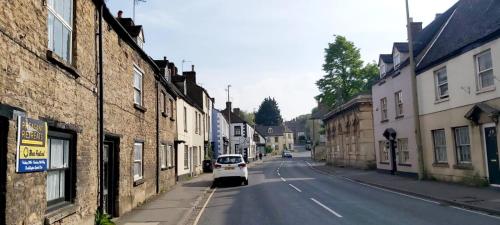 West End one-bedroom flat Witney, Oxfordshire