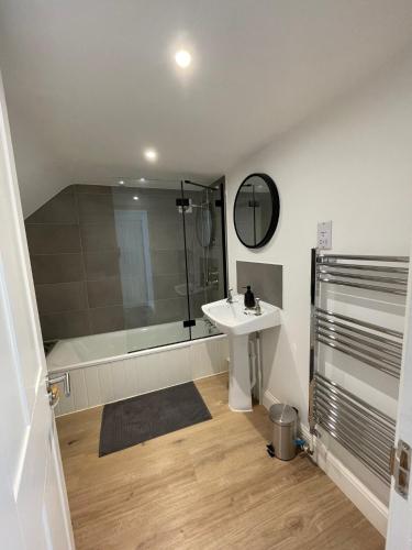 West End one-bedroom flat Witney, Oxfordshire