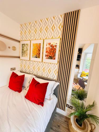 -R1- Newly Renovated En-Suite Private Room in Birmingham Selly Oak, Birmingham (photo 6)