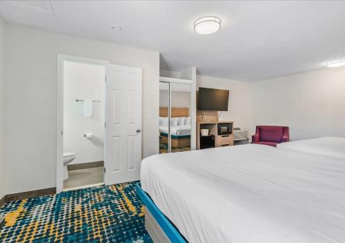 Pacific Shores Inn Room Type - King Room with Two King Beds