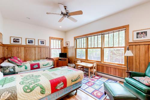 Lake Waukewan Gem & Guest House