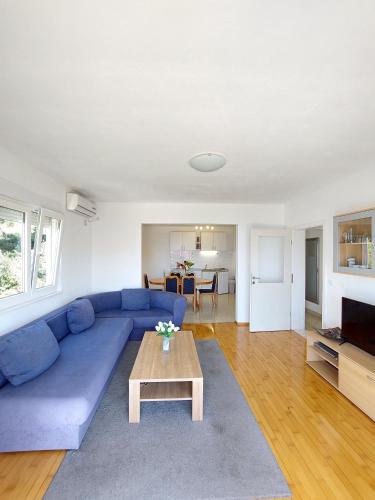 Charmy Apartments Petra with Pool in 加菲薩