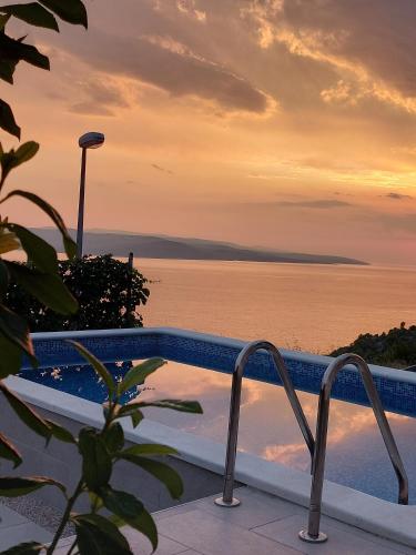 Charmy Apartments Petra with Pool in 加菲薩