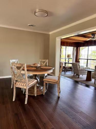 Lake View Retreat in Russellville, USA
