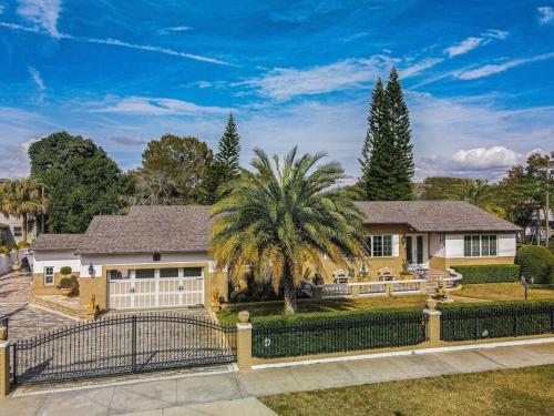 Grand Haven Spacious 3000ft Family Retreat in Tampa, USA