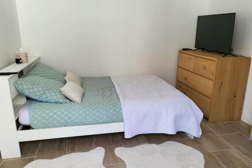 2 pièces d'environ 25m2 gîte à louer Lognes