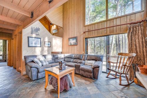 All-Season North Conway Condo with Private Hot Tub! - image 6
