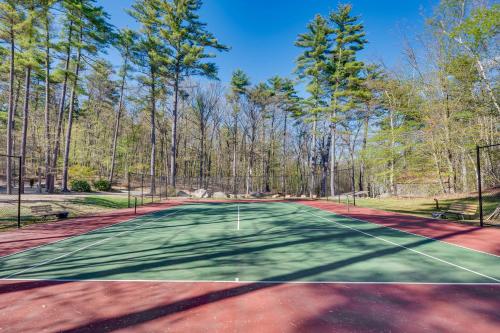 All-Season North Conway Condo with Private Hot Tub! - image 14