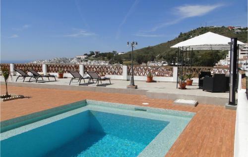 Awesome home in Torrox w/ Outdoor swimming pool WiFi and Outdoor swimming pool - image 8