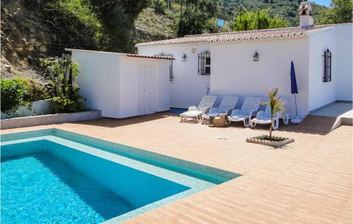 Awesome home in Torrox w/ Outdoor swimming pool WiFi and Outdoor swimming pool - image 12