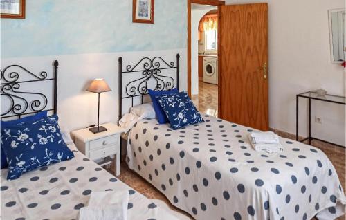 Awesome home in Torrox w/ Outdoor swimming pool WiFi and Outdoor swimming pool - image 9