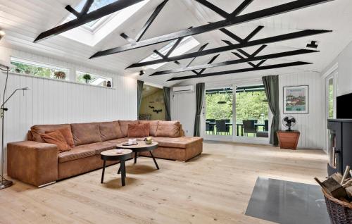  Gorgeous Home In Ans By With Wifi in Roe