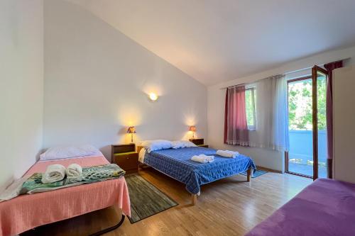 Two-Bedroom Apartment Standard room in Apartments Franjo