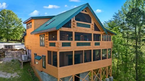 Moonlight Pines Lodge