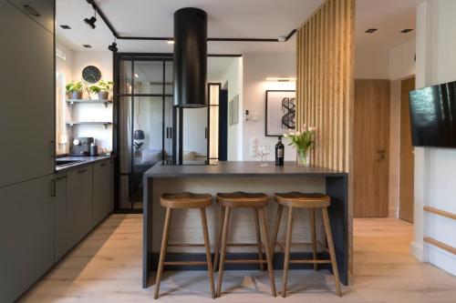 Modern, quiet penthouse with free parking, Budapest