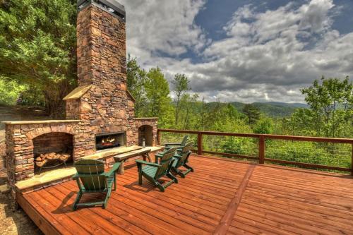 Honey Hollow Cabin w Gorgeous Mtn Views & Hot Tub in Blue Ridge, USA