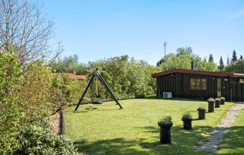 Stunning Home In Asns With Kitchen