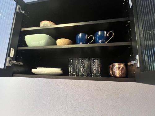 Stylish 2-room Apartment with Balcony Next to East Side Gallery, Berlín (foto 6)