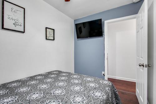 Bowser's castle - image 23