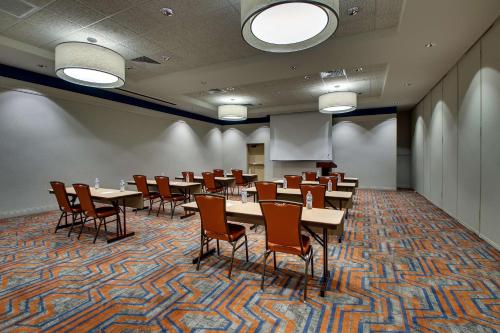 Drury Inn & Suites Iowa City Coralville - image 14