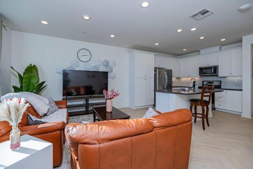 Quiet Suburban Townhouse in Ontario in Ontario, USA