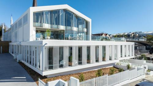 外部景觀, Arluxia in 奧克蘭西郊