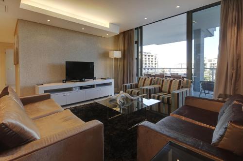 Lawhill Luxury Apartments Room Type - Three-Bedroom Apartment