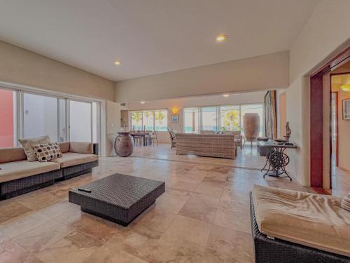 Puerta Cortes 2BR-2Ba Lux Home includes beach club & golf - Villa 8 in La Paz, Mexico