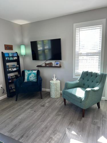 Modern Downtown Gem - Close to Beach - Yard - Pkg! in Port Austin, USA