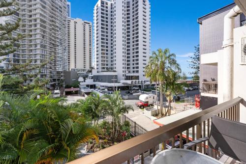 Surfers Paradise- meters from the beach!