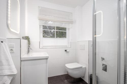 Apartment with Balcony image 4