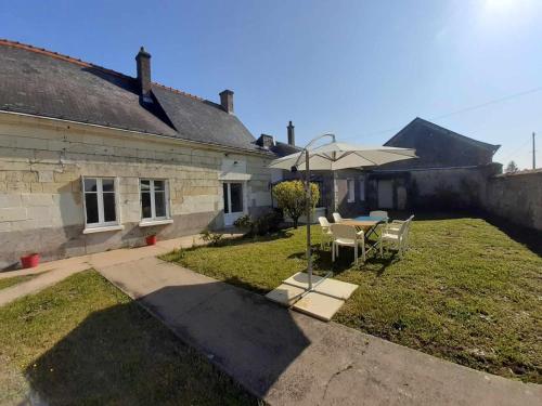 Gîte avec grand jardin, vélos, animaux acceptés, ménage inclus et Wi-Fi à Restigné - FR-1-381-556 gîte à louer Restigné