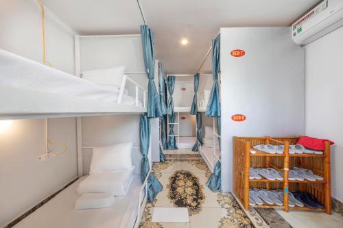 Bunk Bed in a Mixed Dormitory