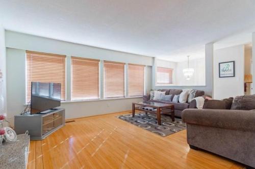 Guildford Homestay - Next to Vancouver 15 Min Drive - G1 in Surrey, Canada