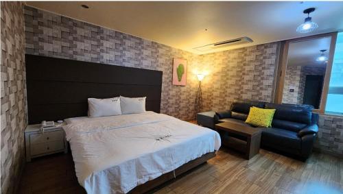 Gimhae Business Hotel K - Фото 1