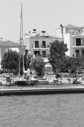 ทางเข้า, Galaxy Rooms in พาราเลียน แอสทรอส