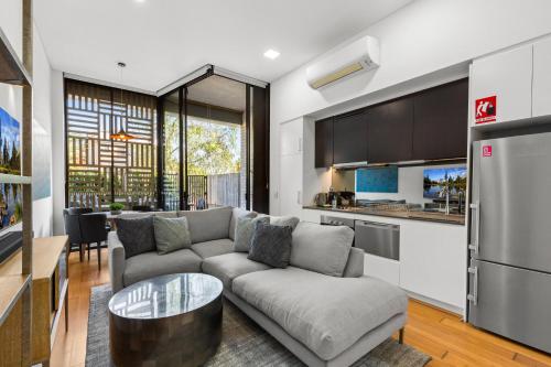 1-Bed Unit with Alfresco Dining and BBQ - image 4
