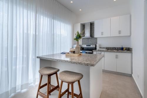 New villa by the beach! in La Caña