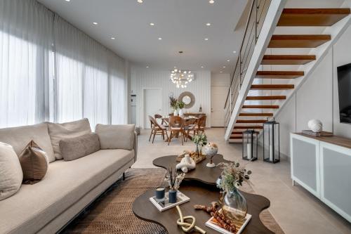 New villa by the beach! in La Caña