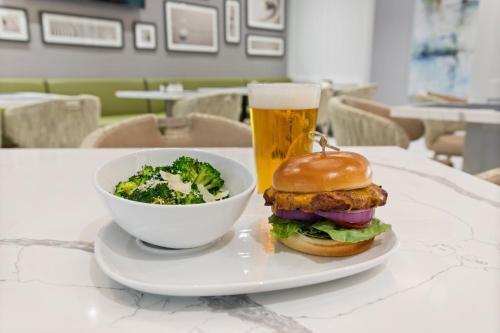 EVEN Hotel Austin Uptown near the Domain By IHG - image 4