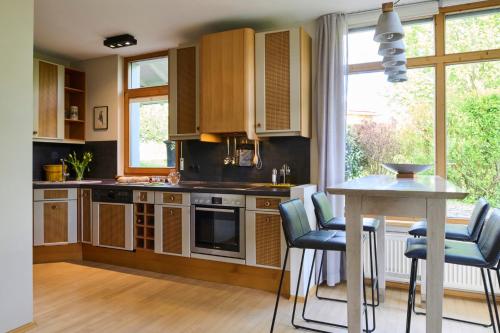 廚房, Chalet Waging am See 4 Schlafzimmer in 濱湖瓦京