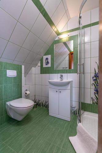 Double or Twin Room with Mountain View image 4