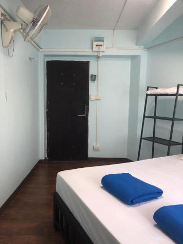 Revolution Khao San by The Bliss - image 7